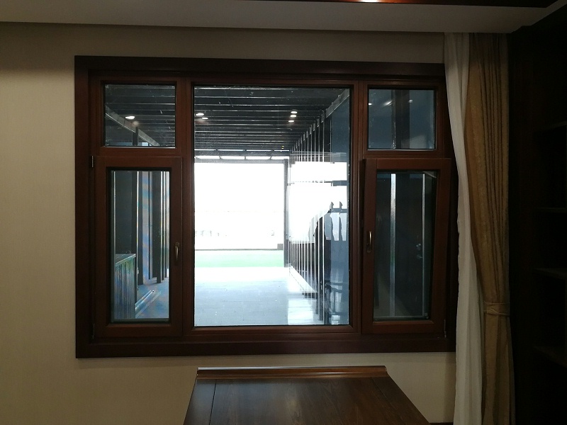 定制節(jié)能鋁包木門窗展示