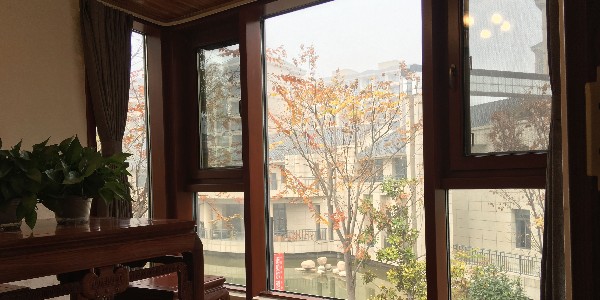 出色的隔音效果讓定制隔音鋁包木門窗受到市場歡迎