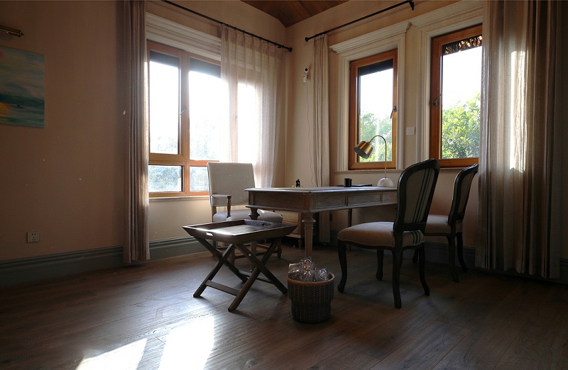 鋁包木窗實(shí)拍